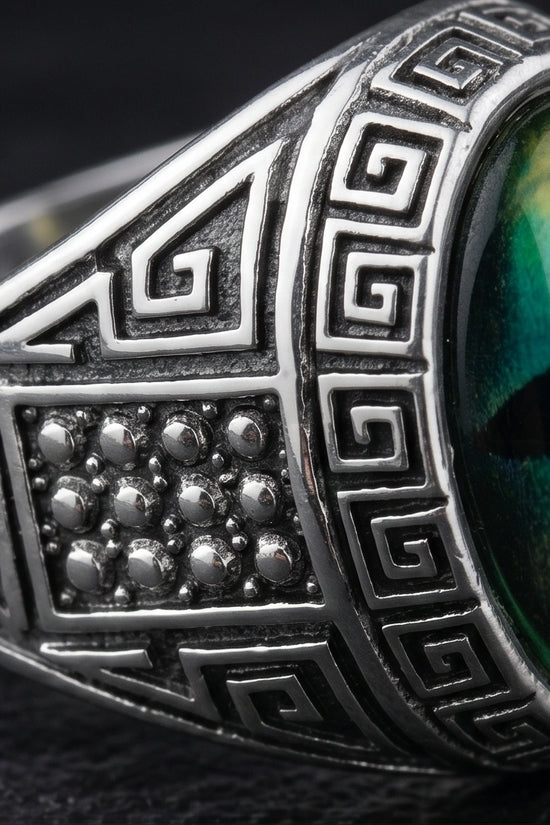 Vintage Sterling Silver Mythic Lime-Green Dragon's Eye Ring