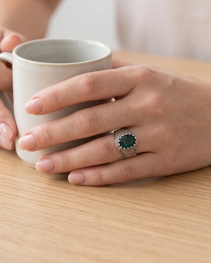 Deep Emerald Oval-Cut Gemstone Ornate Filigree Silver Ring