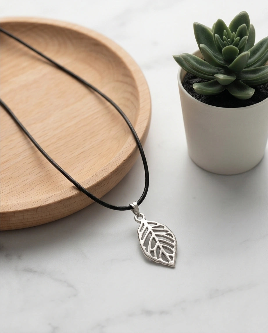 Silver Hollow Cutout Leaf Necklace