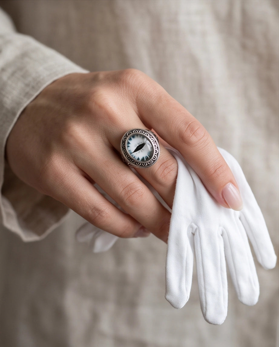 Monochrome Slit-Pupil Scrolled Silver Ring