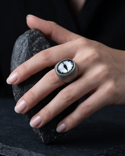 Slit-Pupil Obsidian Dragon-Eye Cabochon Scale-Band Silver Ring
