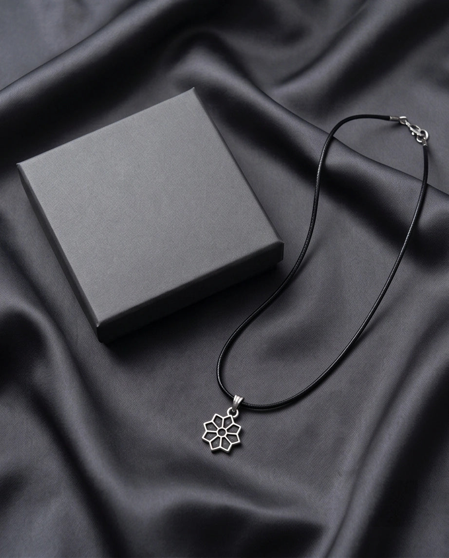 Silver Geometric Eight-Point Star Necklace