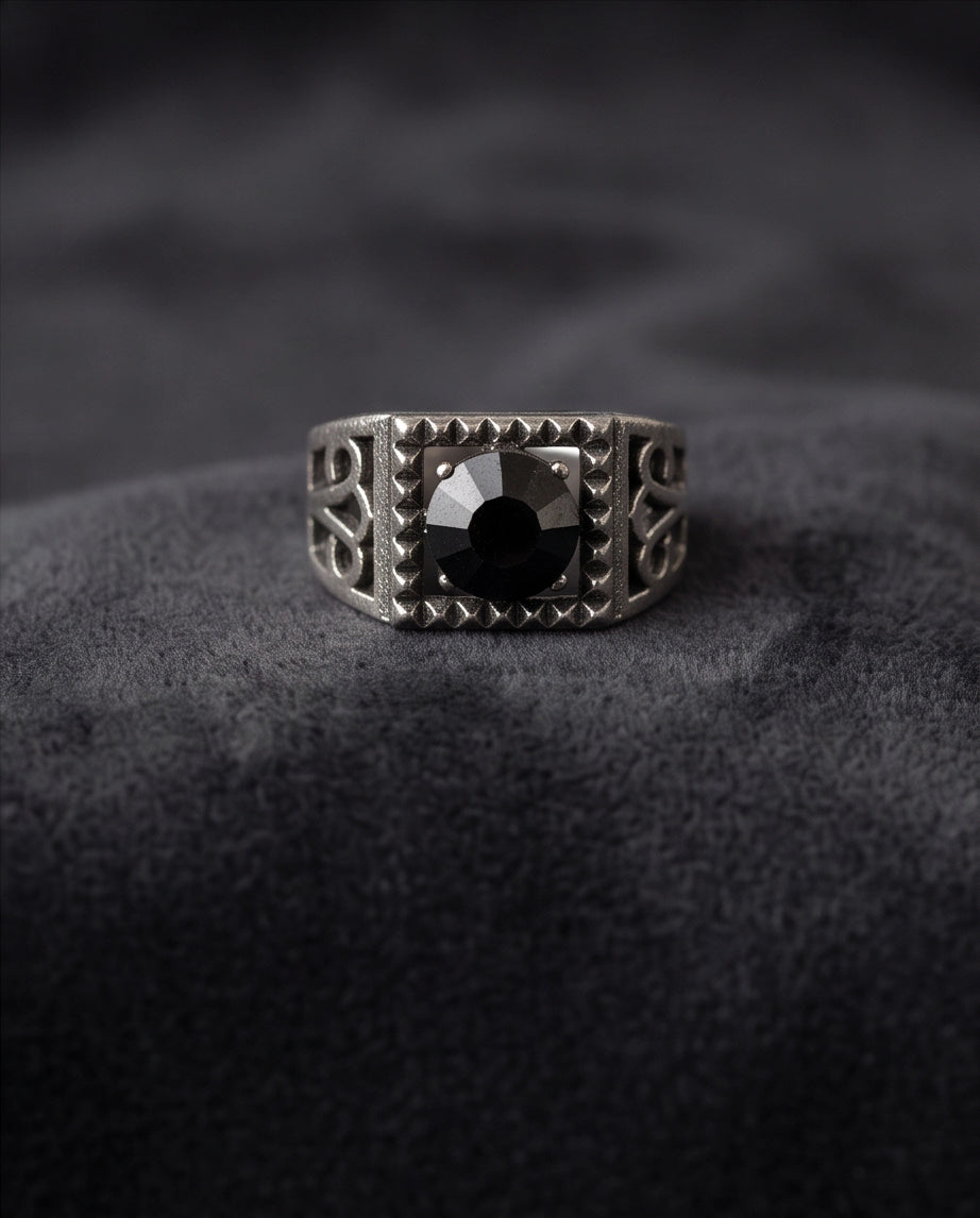 Brilliant Round Cut Faceted Black Sawtooth Filigree Scroll Silver Ring