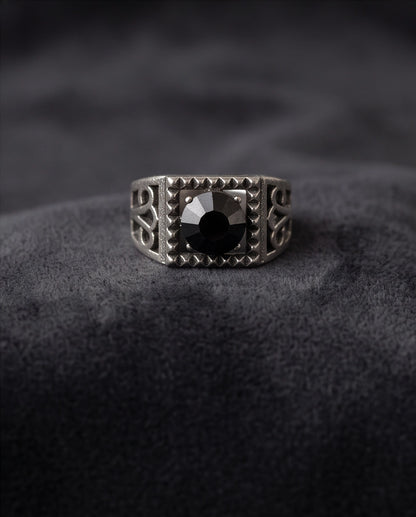 Brilliant Round Cut Faceted Black Sawtooth Filigree Scroll Silver Ring