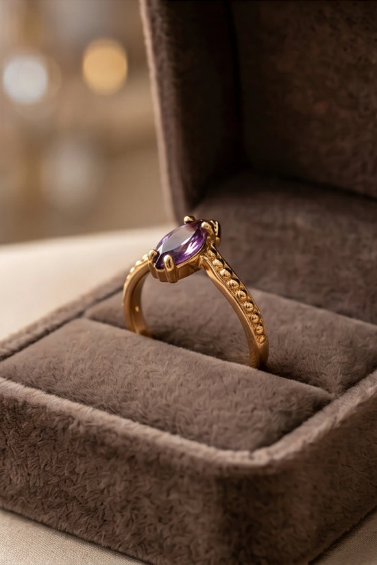 Vintage 14K Gold Marquise Amethyst Filigree Ring
