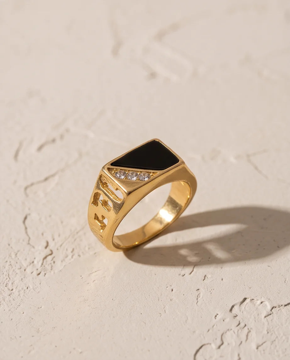 Onyx Inlay & Pavé Diagonal Split Kanji Signet Gold Ring