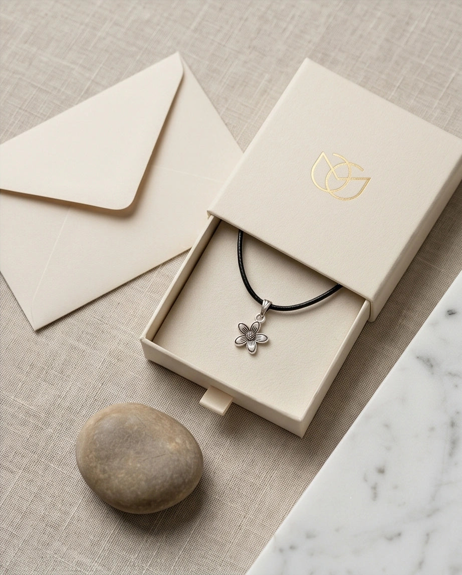 Silver Retro Five-Petal Blossom Necklace