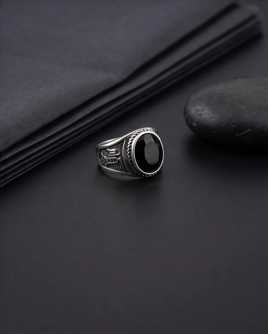 Onyx-Style Faceted Oval Rope-Trim Kanji Character Silver Ring