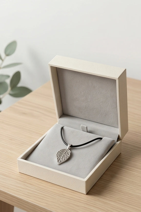 Silver Retro Textured Leaf Necklace