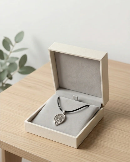 Silver Retro Textured Leaf Necklace