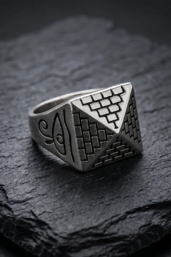 Vintage Sterling Silver Egyptian Pyramid Eye of Horus Ring