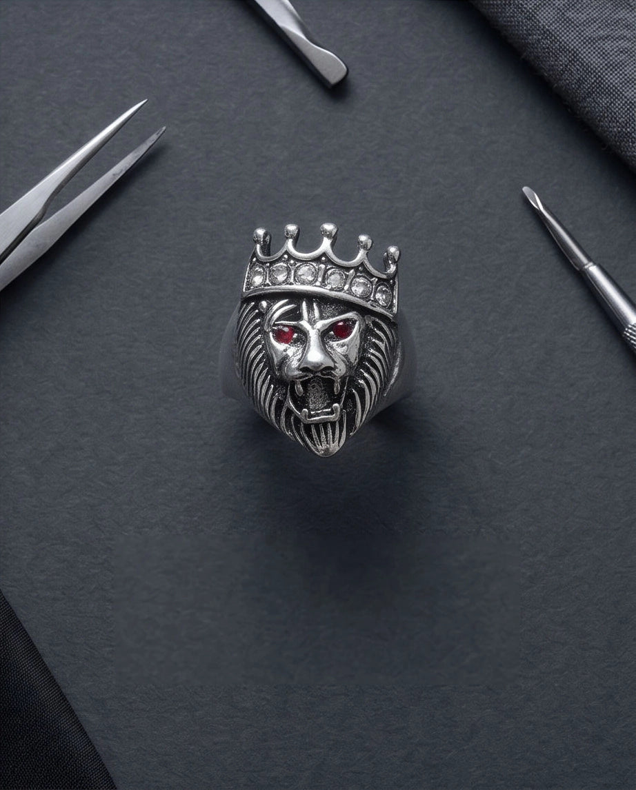 Ruby-Eyed Crowned Lion King Ring