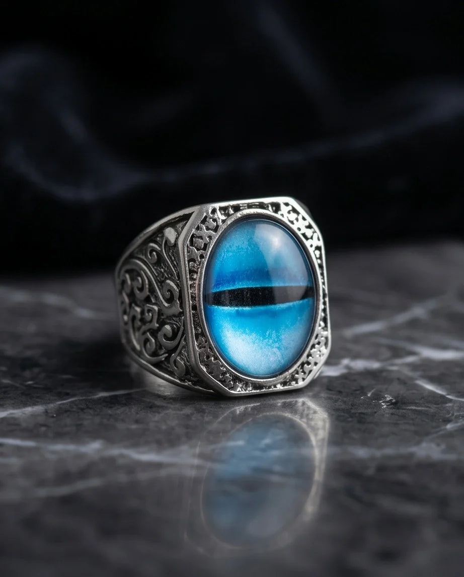 Vintage Sterling Silver Celtic Blue Eagle's Eye Ring
