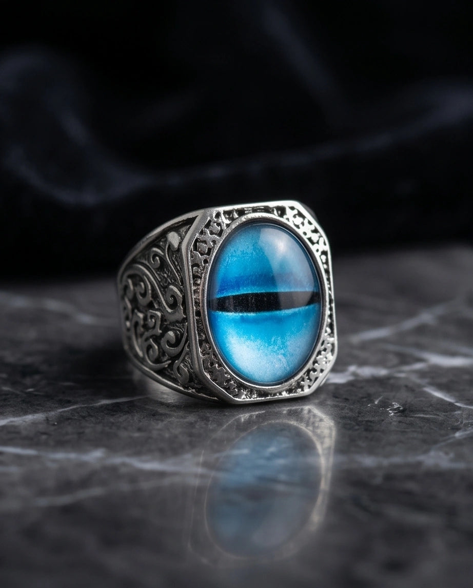 Vintage Sterling Silver Celtic Blue Eagle's Eye Ring