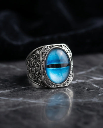 Vintage Sterling Silver Celtic Blue Eagle's Eye Ring