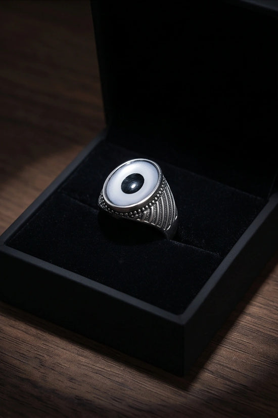 Vintage Sterling Silver Silver-Gray Wolf's Eye Statement Ring