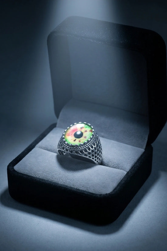 Vintage Sterling Silver Gothic Crimson-Green Beast Eye Ring