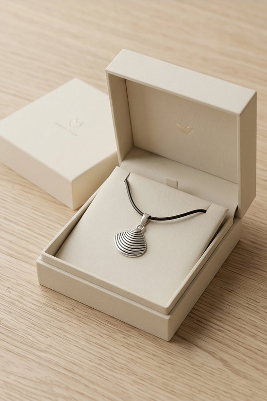 Silver Seashell Pendant Necklace
