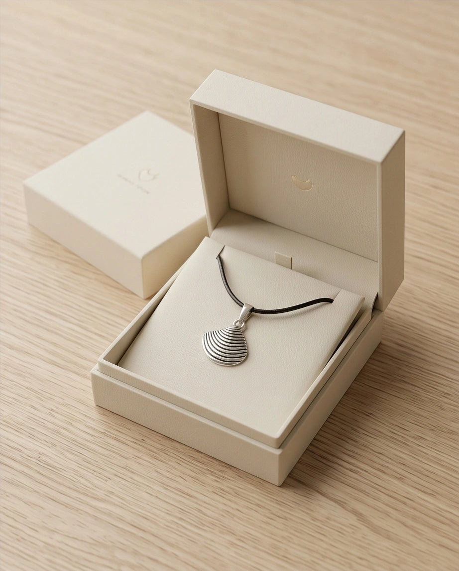 Silver Seashell Pendant Necklace