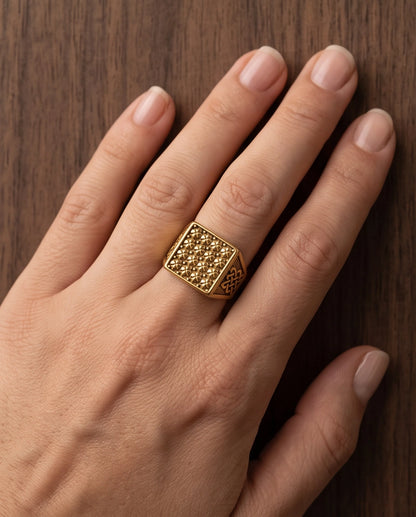 Clover Grid Gold Signet Ring