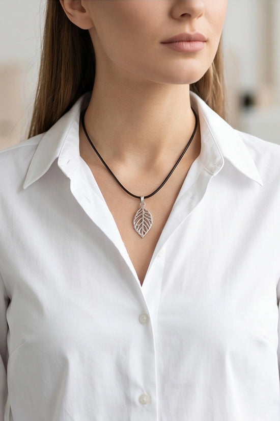 Silver Hollow Cutout Leaf Necklace