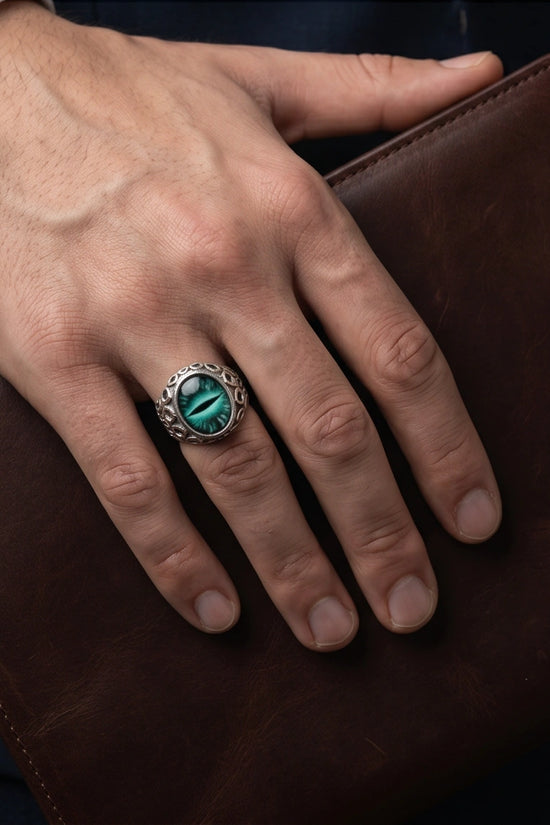 Vintage Sterling Silver Gothic Deep Teal Dragon's Eye Ring