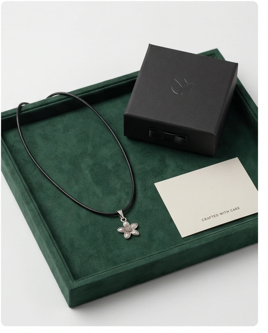 Silver Retro Five-Petal Blossom Necklace